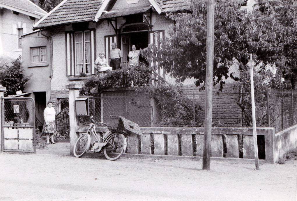 La villa Mascotte est construite à droite sur le chemin qui menait à la Louisiane