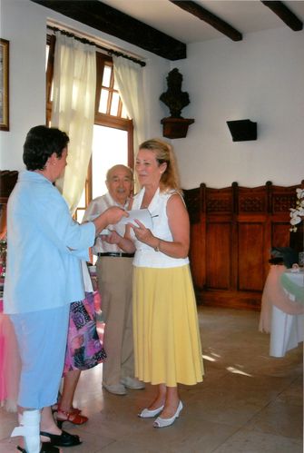 Paulette Courtin recevant le prix Edmond Rostand en 2008
