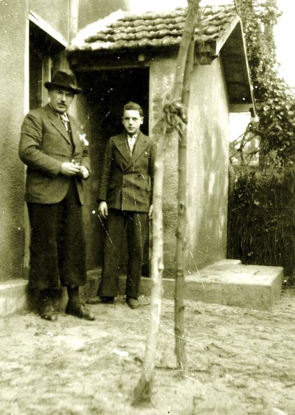 Roger et son fils Claude à la villa Myriam juste après gu