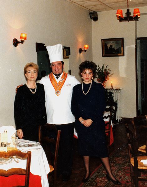 X Allain entourée de son épouse Josiane à droite et de