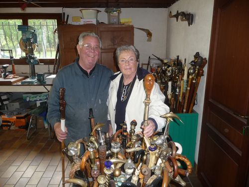 Z 7 octobre 2012 Francine et Raymond Rivet devant sa collec