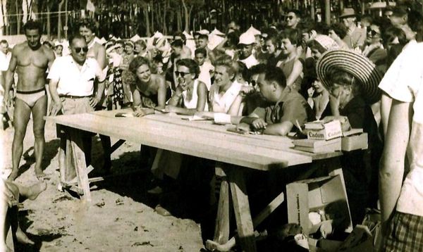 Années 50, concours du plus beau bébé parrainé par le s