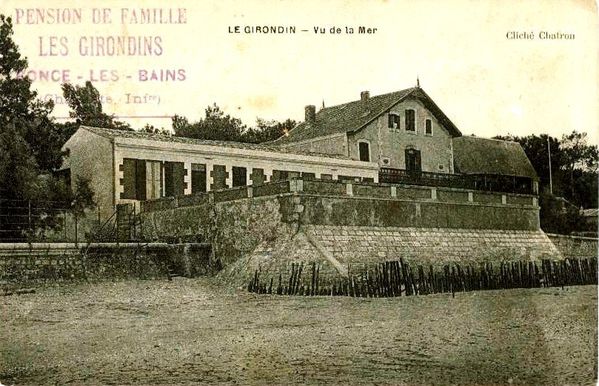 A Gauche, villa Le Girondin, droite LesAlguesà