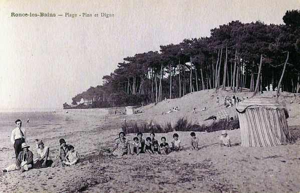 Au fond, à droite, la grande dune de la plage de la Cèpe
