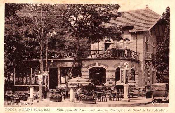 Bar ,tabac, station service, Le Clair de lune, en face de
