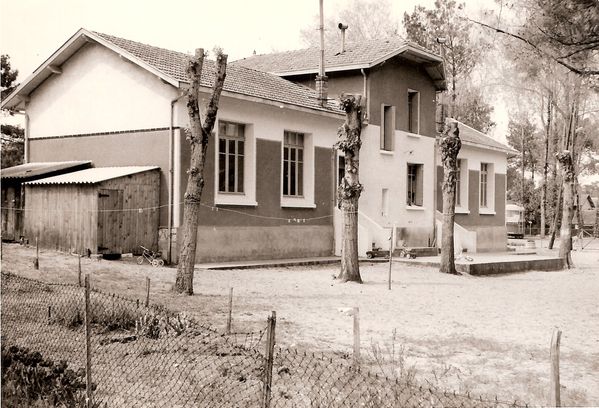 Les deux classes encadrant le logement de fonction