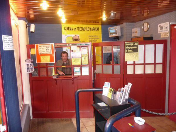 Francis Thébault, caissier et projectionniste du cinéma C